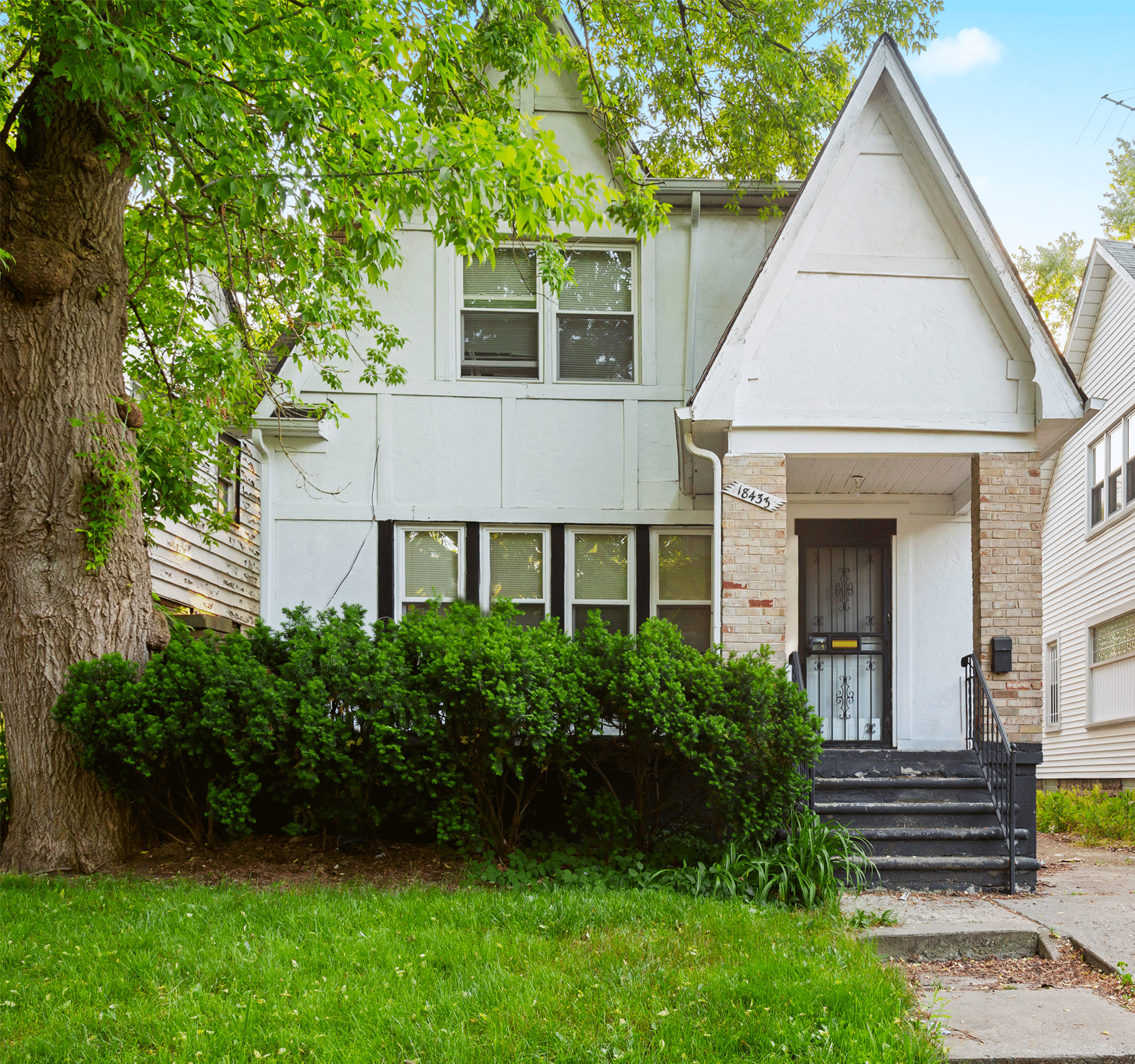 18433 Faust Ave, Detroit, MI 48219 — photo 1