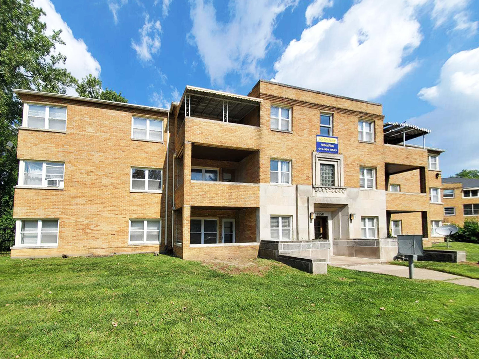 2550 Greenway St, Toledo, OH 43607