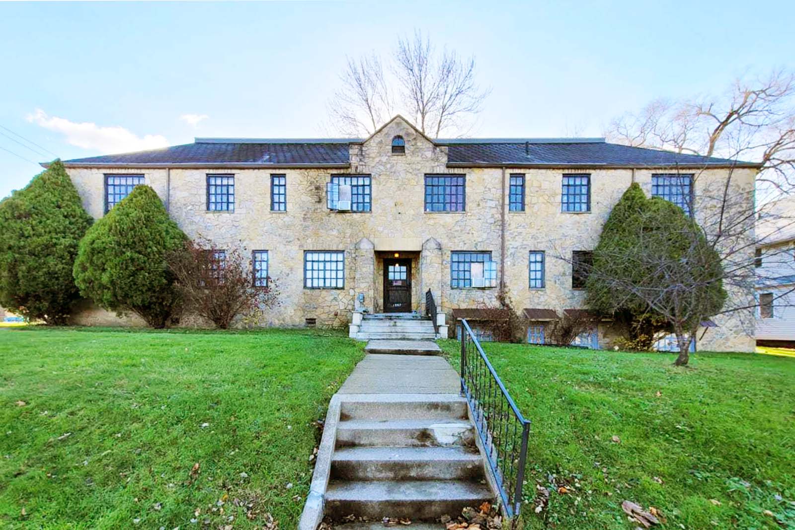 1907 Ottawa Dr, Toledo, OH 43606 — photo 1