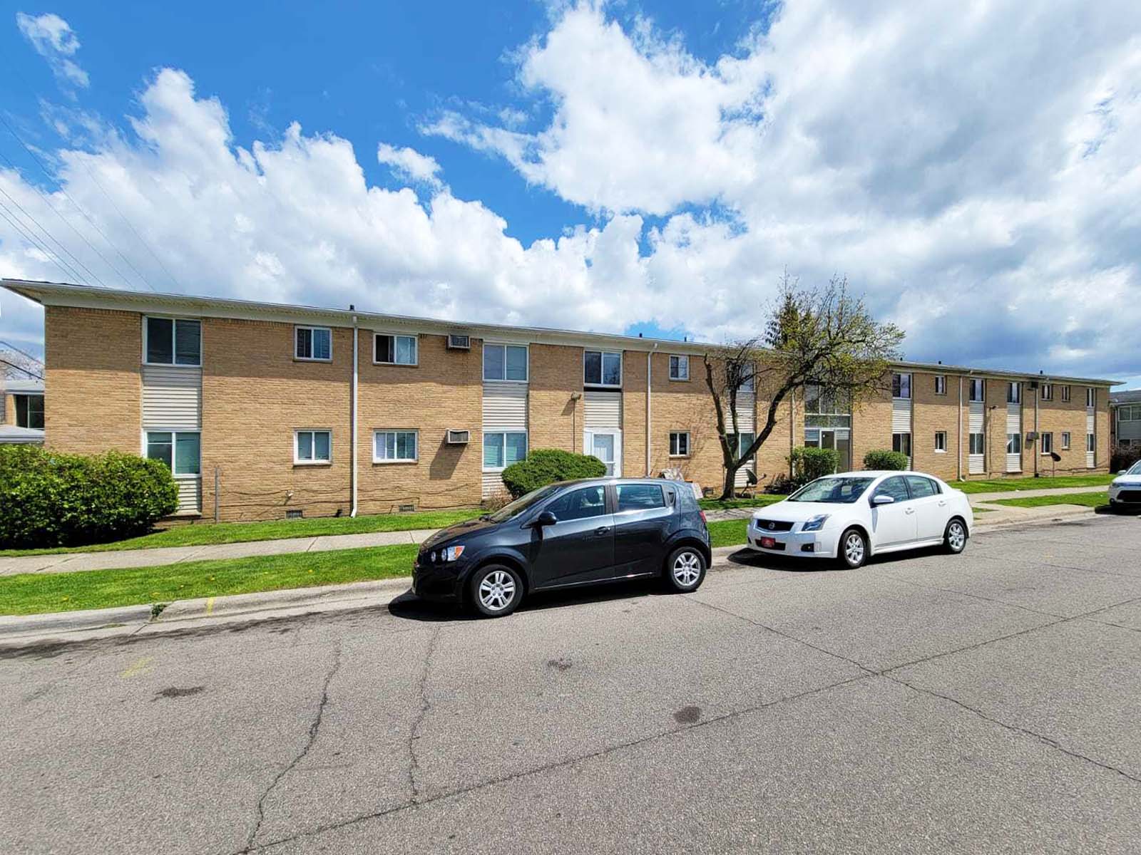 19000 Fenton St, Detroit, MI 48219 — photo 1