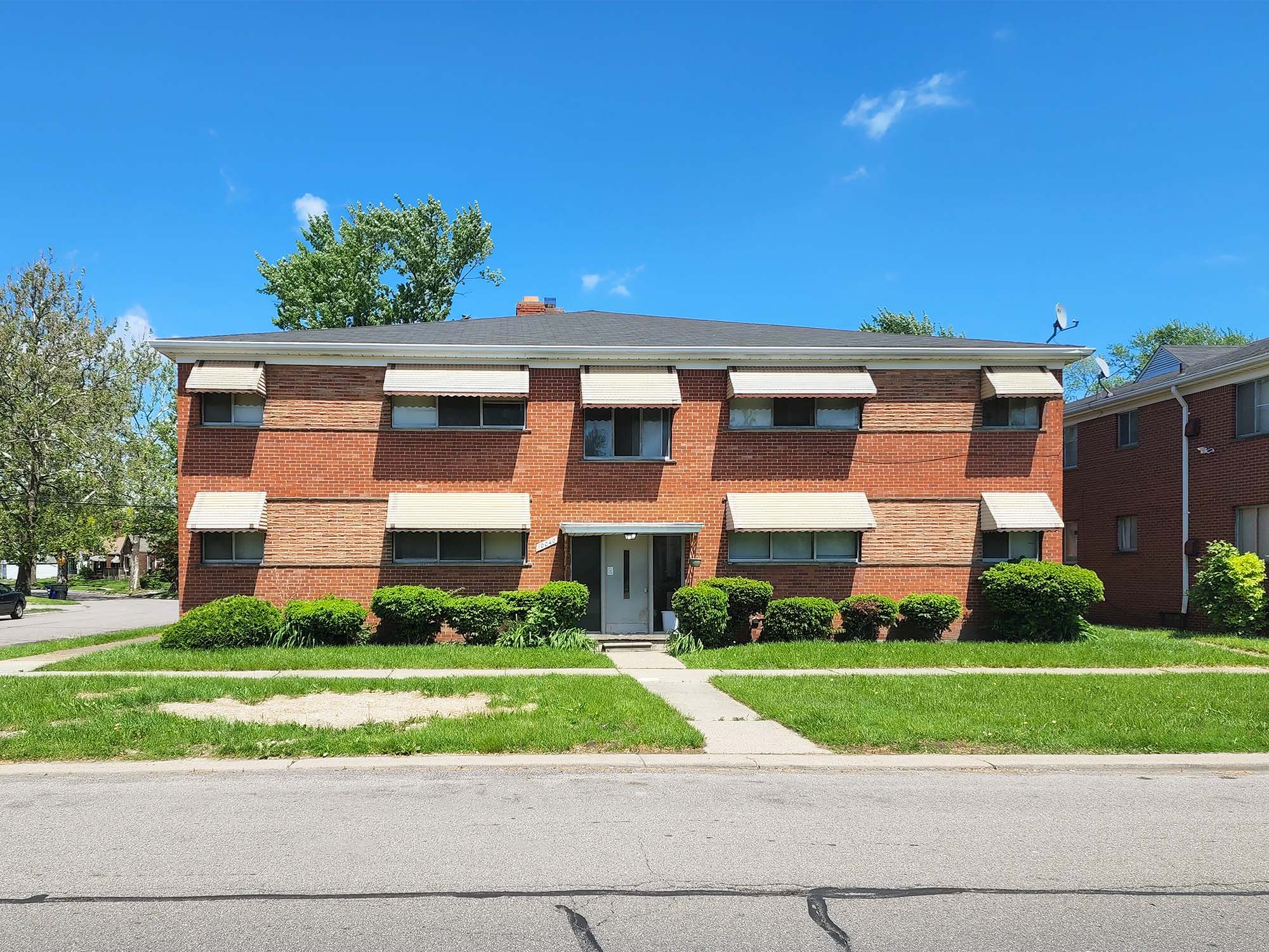 10040 Cadieux Rd, Detroit, MI 48224 — photo 1