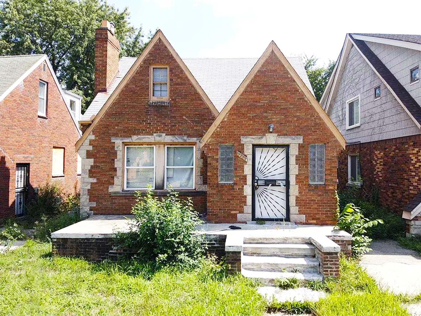S 17204 Bradford Ave, Detroit, MI 48205 — photo 1