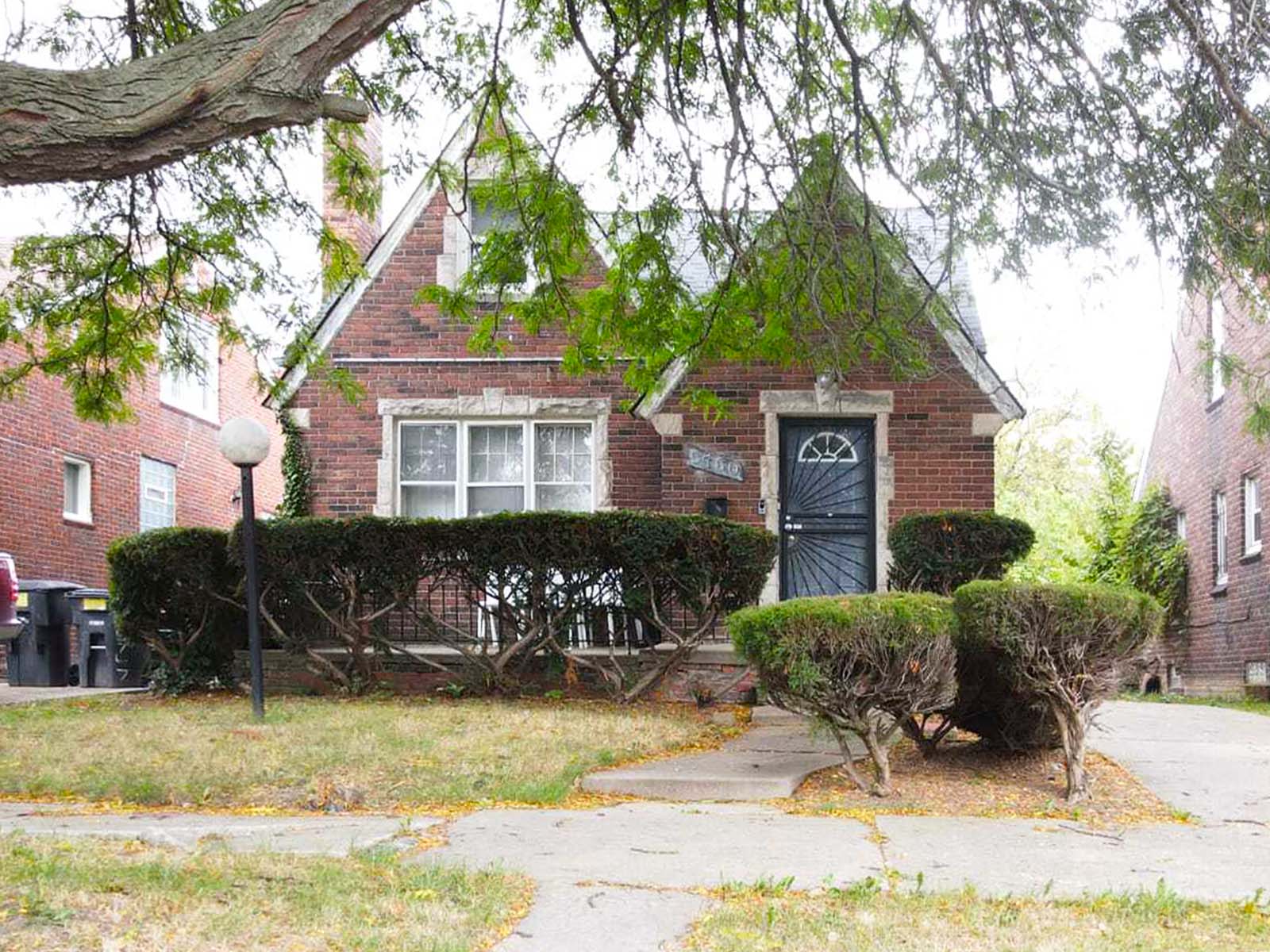 5760 Lakepointe St, Detroit, MI 48224 — photo 1