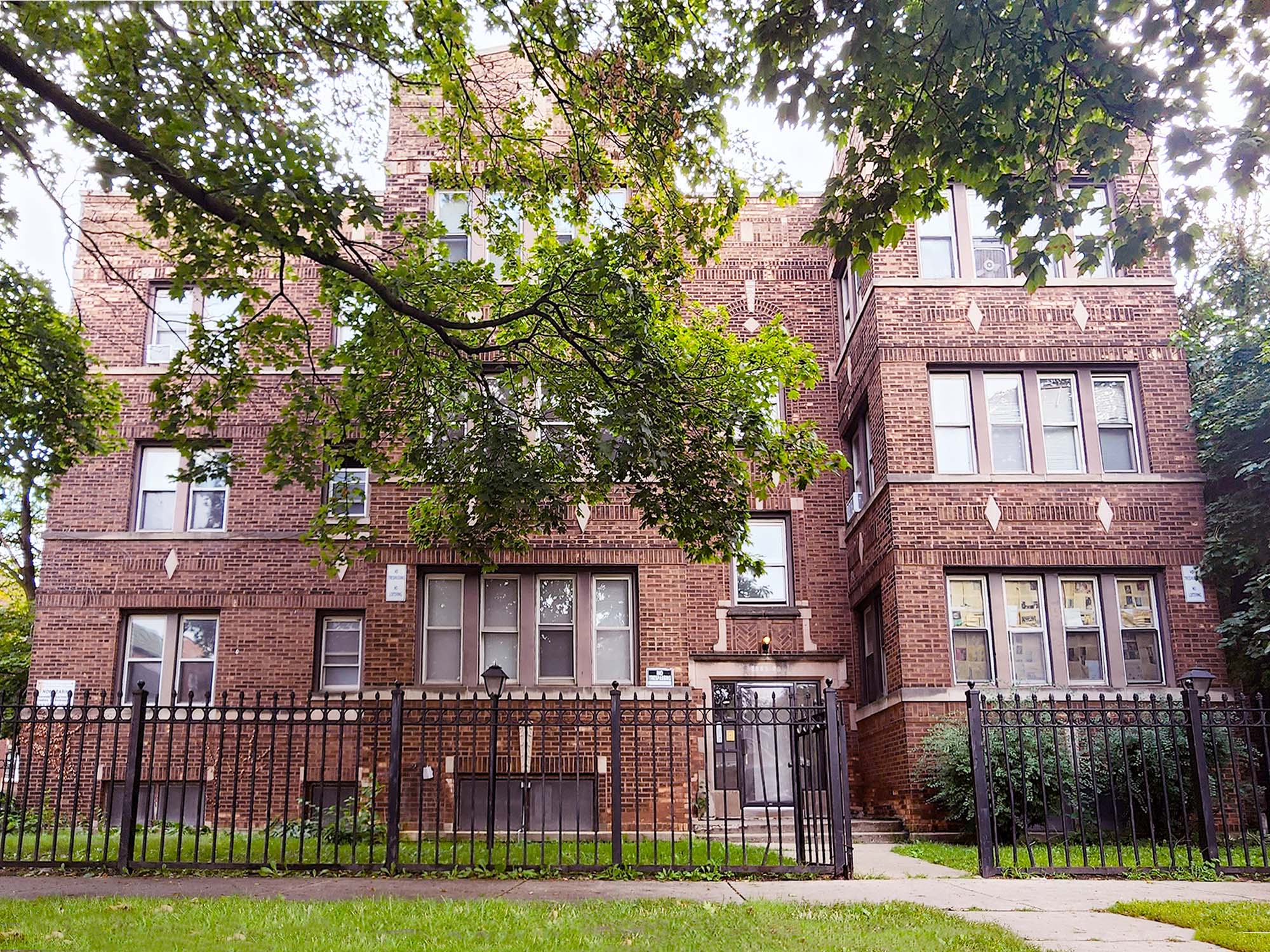 8003 S Ingleside Ave, Chicago, IL 60619 — photo 1