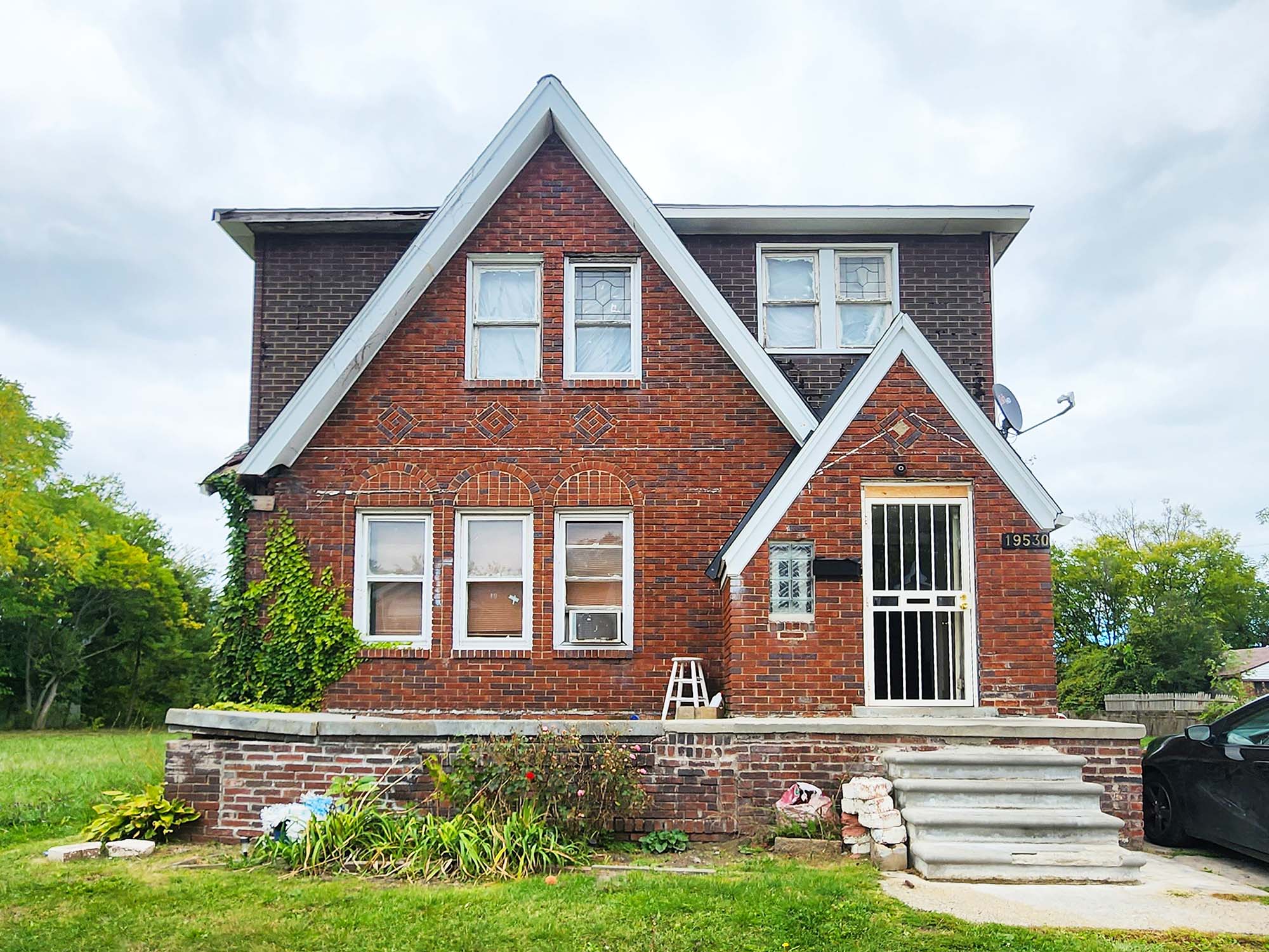 19530 Hickory St, Detroit, MI 48205 — photo 1
