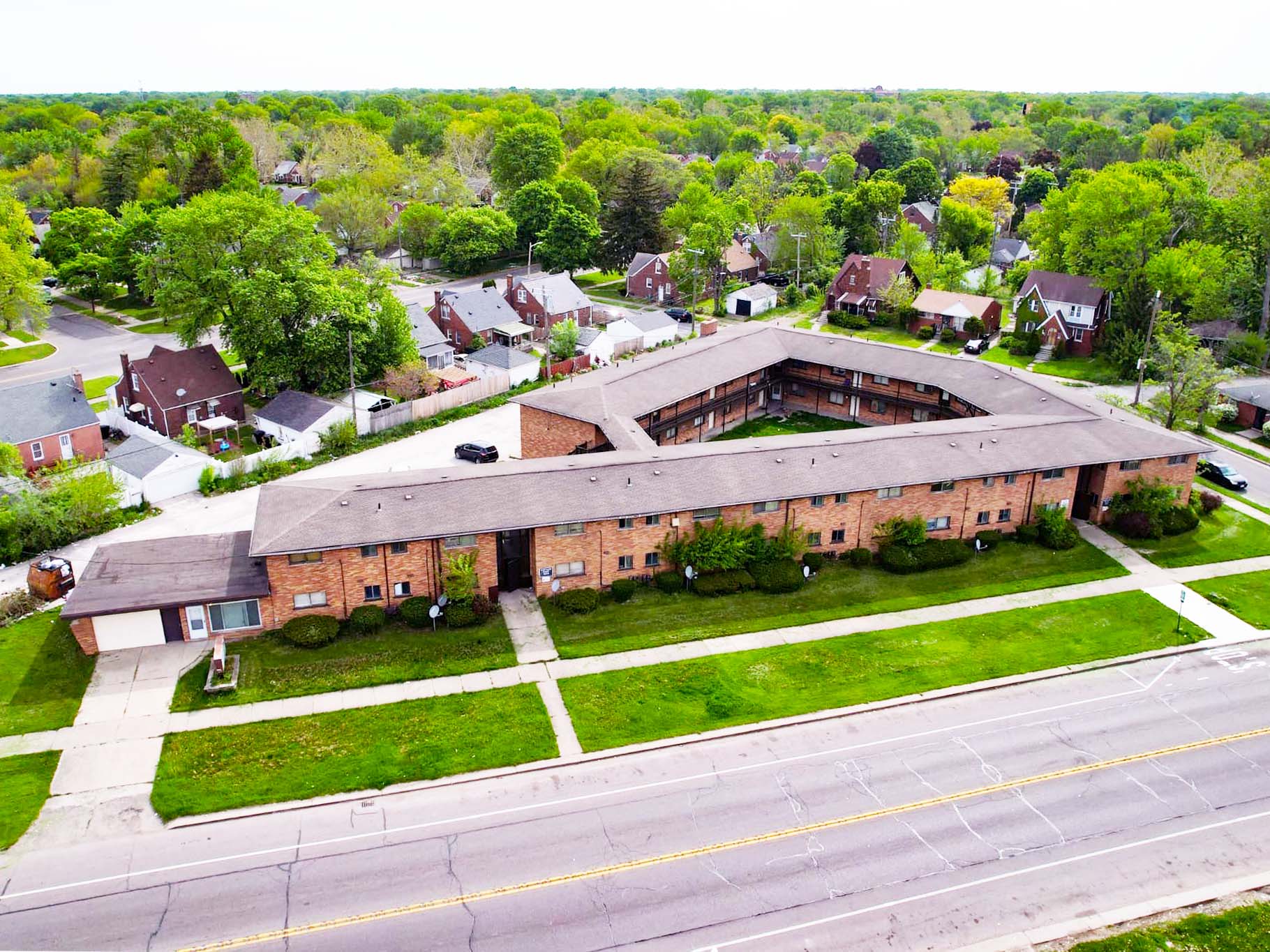 10410 Cadieux Rd, Detroit, MI 48224 — photo 1