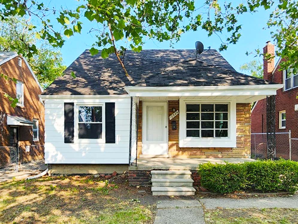10924 Balfour Rd, Detroit, MI 48224 — photo 1