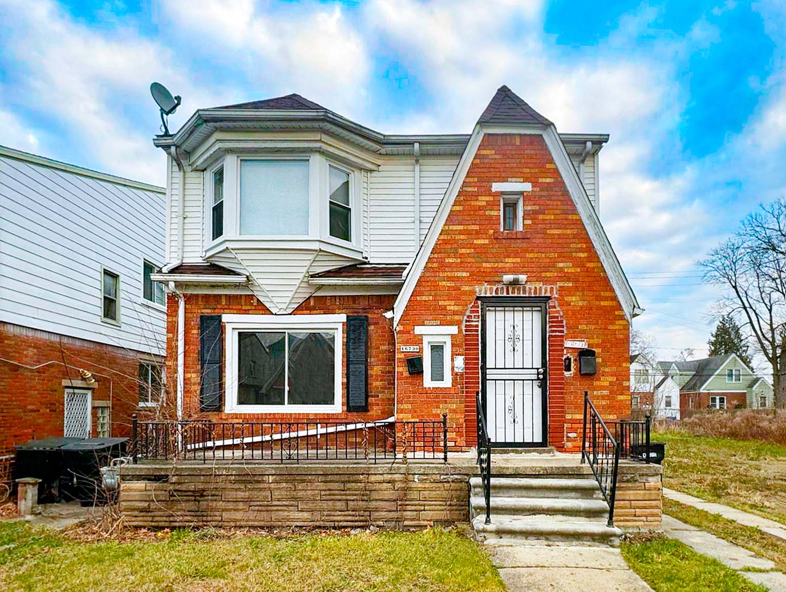 16728-16730 Woodingham Dr, Detroit, MI 48221 — photo 1