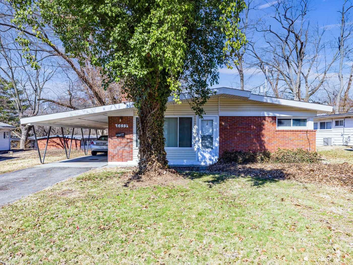 6659 Bitteroot Ln, St. Louis, MO 63134 — photo 1