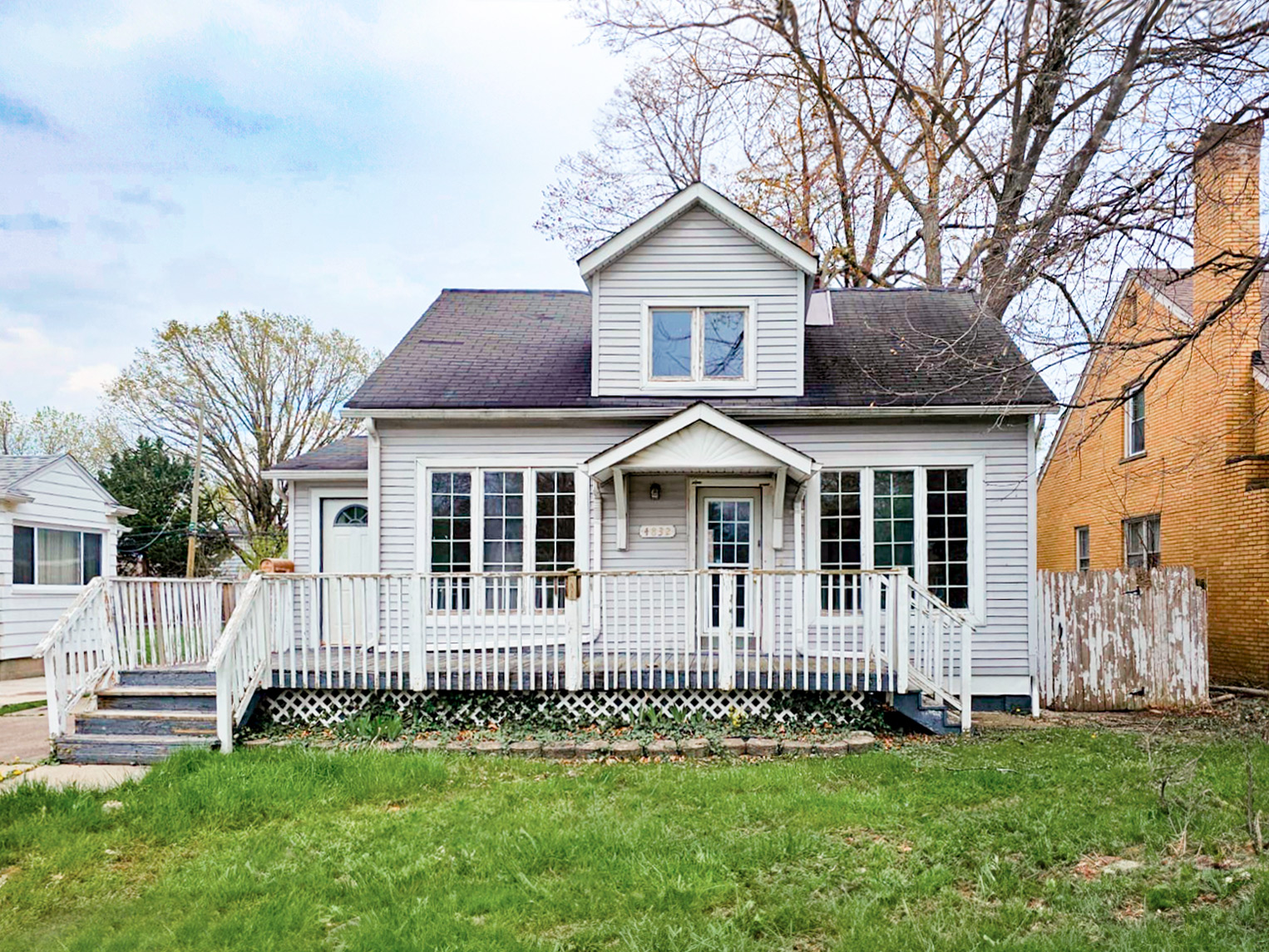 4832 University Pl, Detroit, MI 48224 — photo 1