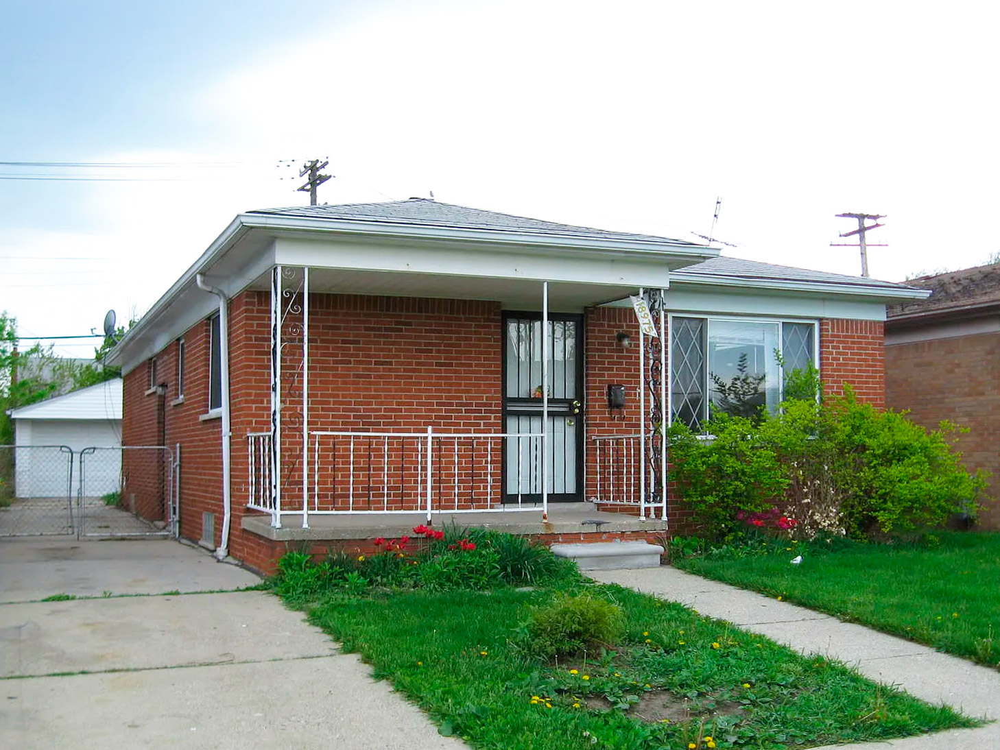 18975 Albion St, Detroit, MI 48234 — photo 1