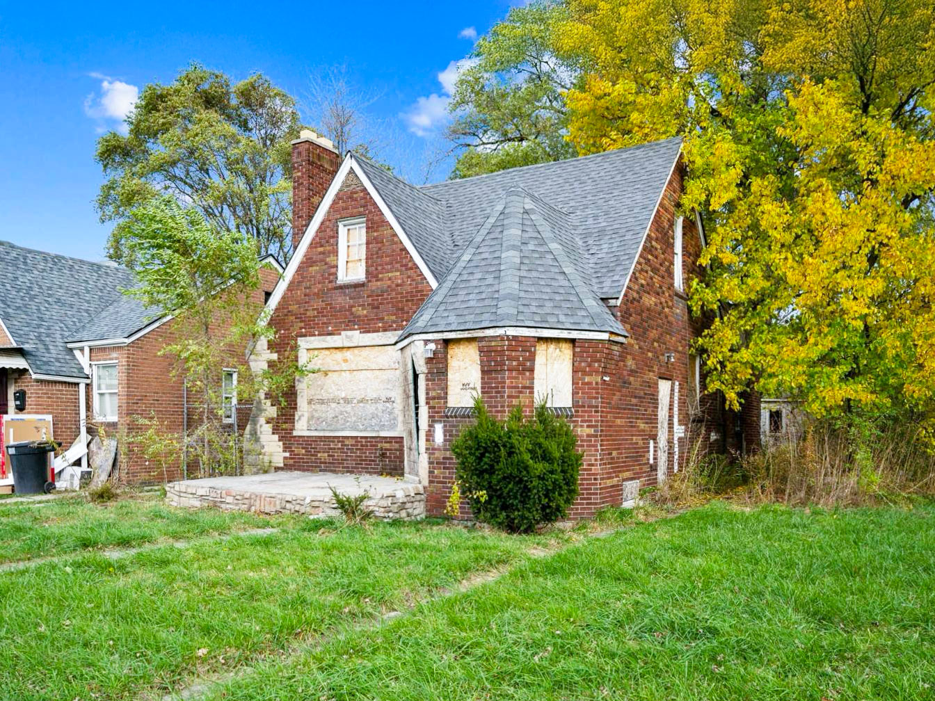 9500 Wayburn St, Detroit, MI 48224 — photo 1