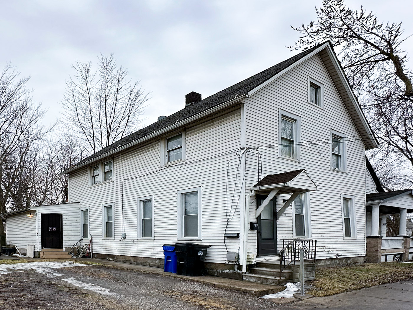 5912 Francis Ave, Cleveland, OH 44127 — photo 1