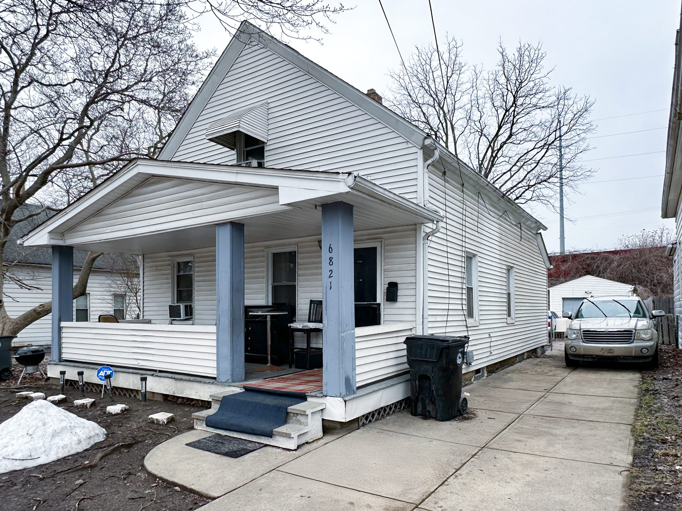 6821 Berdelle Ave, Cleveland, OH 44105 — photo 1