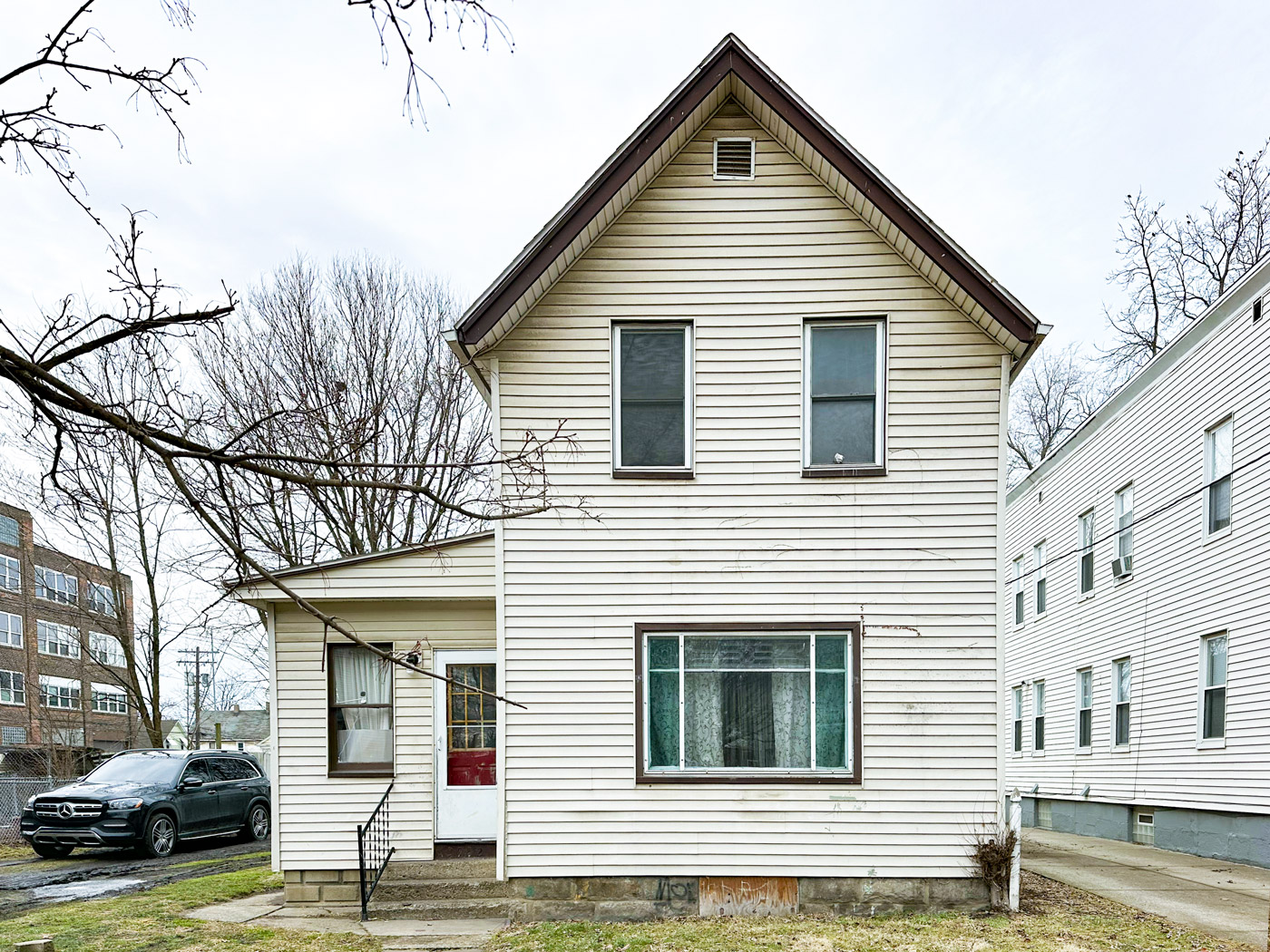 2992 E 61st St, Cleveland, OH 44127 — photo 1