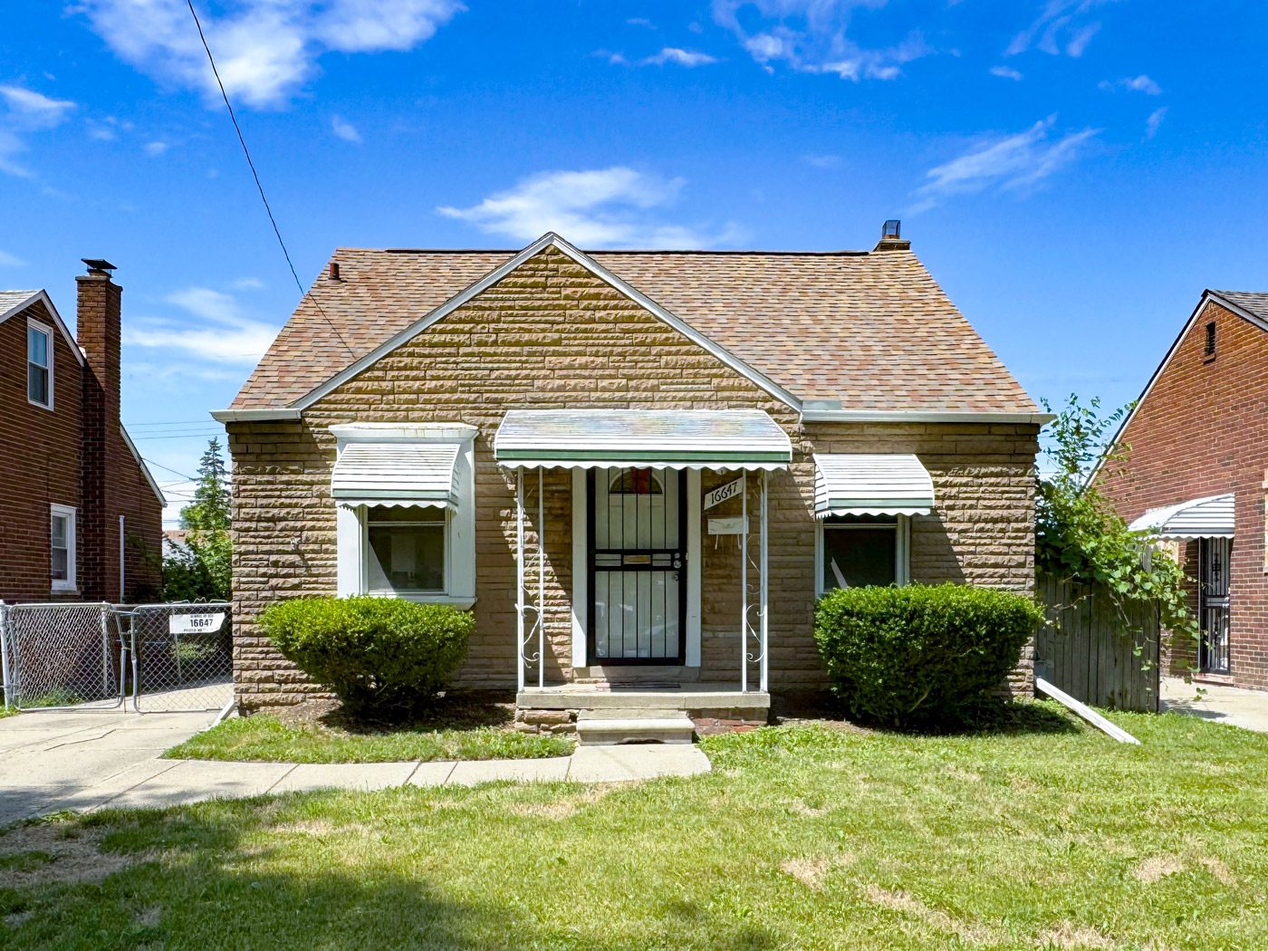 16647 Rossini Dr, Detroit, MI 48205 — photo 1
