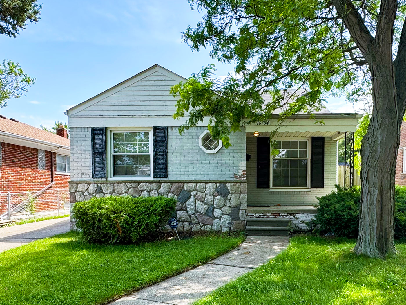 16704 Carlisle St, Detroit, MI 48205 — photo 1